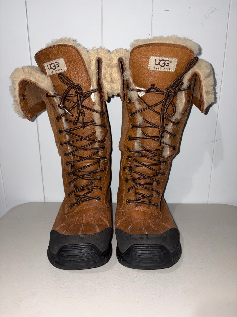 UGG Chestnut/Brown Lace-Up Shearling Winter Boots